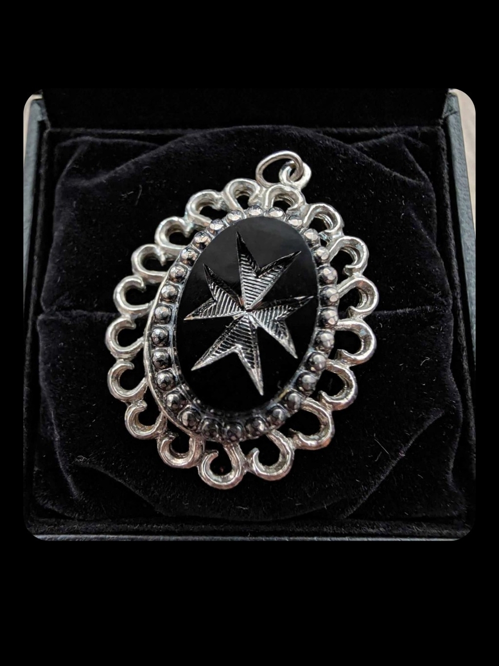 Vintage 1940s Maltese Cross Pendant Brooch Black Glass Reverse Intaglio Star |